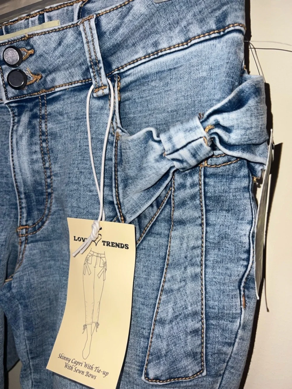 Love Trends Bow Pocket Capri Skinny Jeans Light Wash Size 3 NWT - Picture 7 of 10